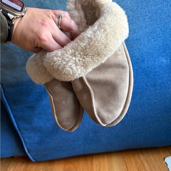 UGG slippers size 8 - Picture 2 of 13